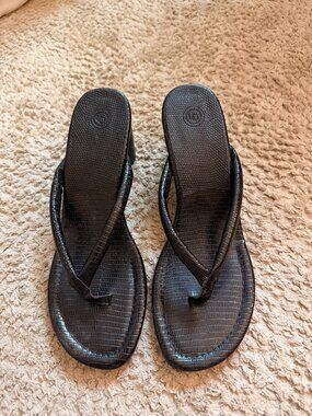 Urban Outfitters Black Heel Flipflops, Size 8